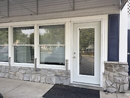 Harbour Square Suites