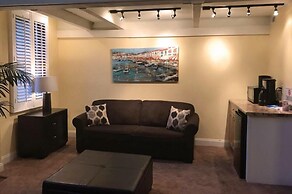 Harbour Square Suites