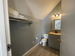 Harbour Square Suites