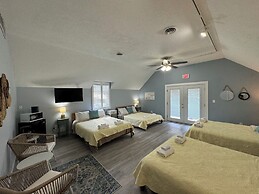 Harbour Square Suites