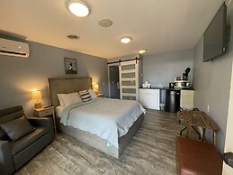 Harbour Square Suites