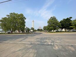 Harbour Square Suites