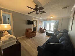 Harbour Square Suites