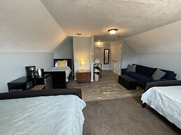 Harbour Square Suites