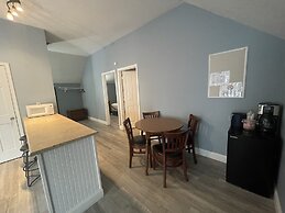 Harbour Square Suites