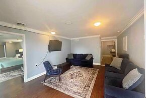 Harbour Square Suites