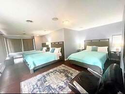 Harbour Square Suites