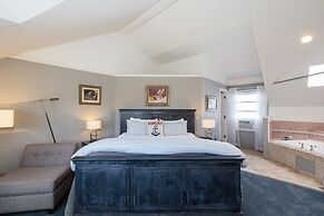 Nantucket Whale Inn