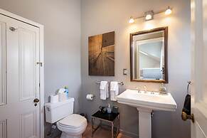 Nantucket Whale Inn