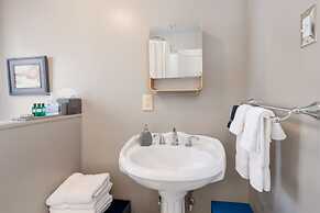 Nantucket Whale Inn