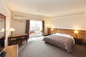 Hoya Hot Springs Hotel