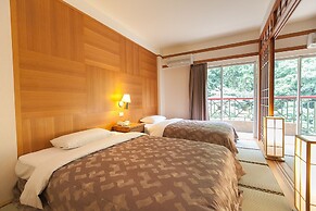 Hoya Hot Springs Hotel