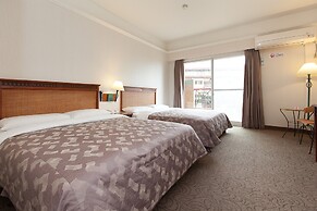 Hoya Hot Springs Hotel