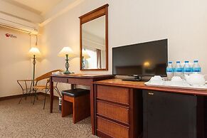 Hoya Hot Springs Hotel