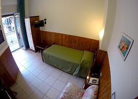 Tourist Hotel
