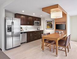 DoubleTree by Hilton Edmonton Downtown