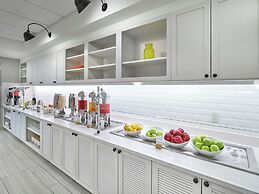 DoubleTree by Hilton Edmonton Downtown