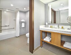 DoubleTree by Hilton Edmonton Downtown