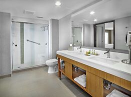 DoubleTree by Hilton Edmonton Downtown