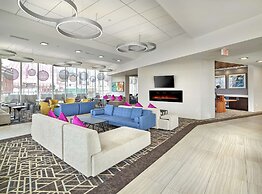 DoubleTree by Hilton Edmonton Downtown