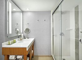 DoubleTree by Hilton Edmonton Downtown