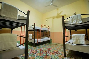 Hostal La Ermita - Hostel