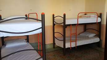 Hostal La Ermita - Hostel