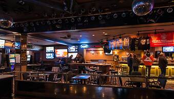 Assiniboine Gordon Inn on the Park