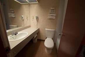 Assiniboine Gordon Inn on the Park