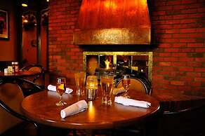 Assiniboine Gordon Inn on the Park