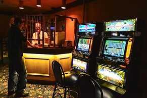 Assiniboine Gordon Inn on the Park