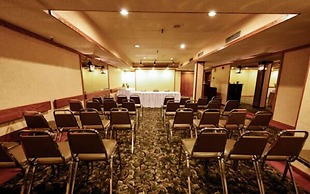 Assiniboine Gordon Inn on the Park