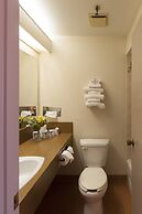 Assiniboine Gordon Inn on the Park