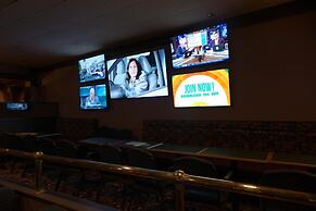 Assiniboine Gordon Inn on the Park