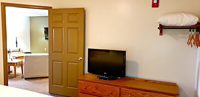 Lodging on the Square