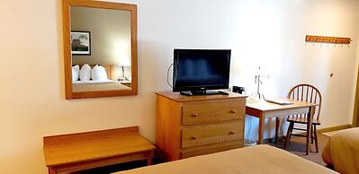 Lodging on the Square