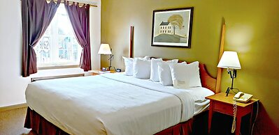 Lodging on the Square