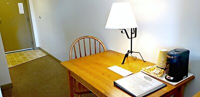 Lodging on the Square