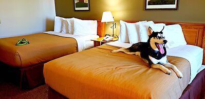 Lodging on the Square