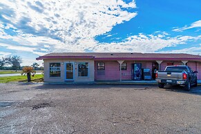 Capital O Hotel Beeville - US 181