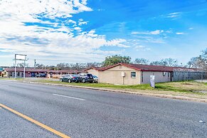 OYO Hotel Beeville - US 181