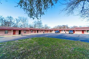 Capital O Hotel Beeville - US 181