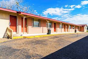OYO Hotel Beeville - US 181