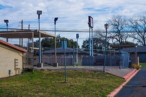 OYO Hotel Beeville - US 181