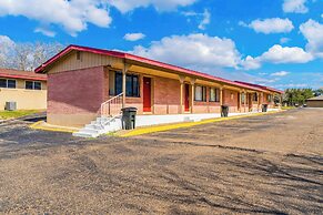Capital O Hotel Beeville - US 181