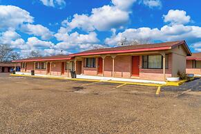 Capital O Hotel Beeville - US 181