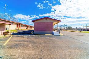 Capital O Hotel Beeville - US 181