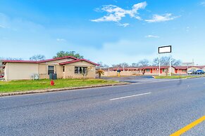 OYO Hotel Beeville - US 181