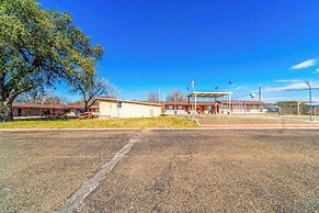Capital O Hotel Beeville - US 181