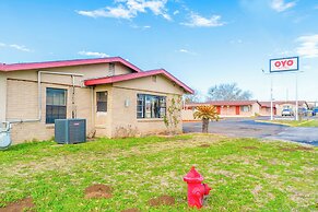OYO Hotel Beeville - US 181